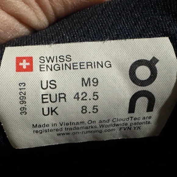 Men's Size 9 On Cloud Running Shoe - Picture 5 of 7